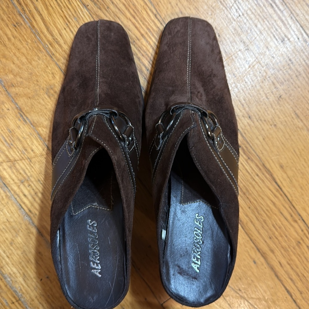 🌼AEROSOLES - BROWN SUEDE SLIP-ON - 3 INCH HEELS🌼 - Picture 5 of 11